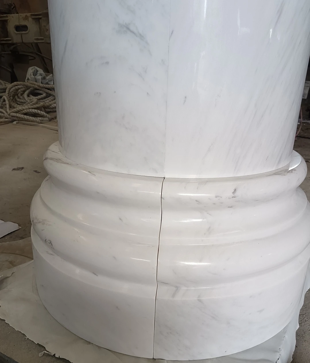 Ariston White Column