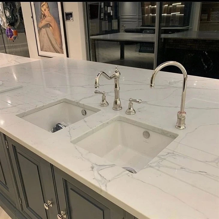 Calacatta-Borghini-Quartz-for-Wall-Countertop-Table-Top-Kitchen.webp (3)(001)
